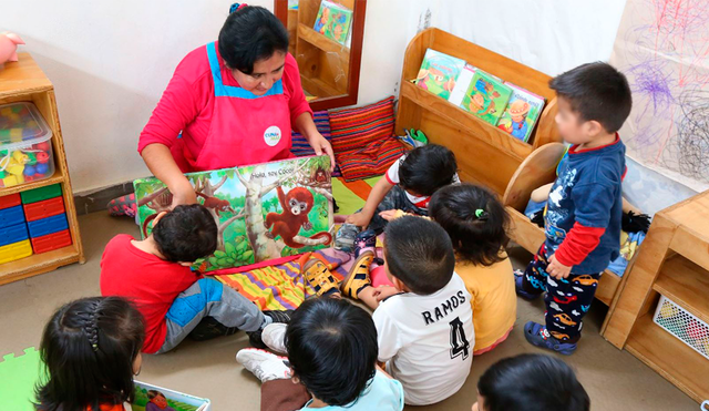 Conocer las distintas etapas del desarrollo infantil ayuda a que los padres sepan qué cambios tendrán sus hijos. Foto: Andina