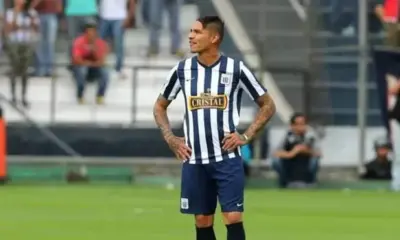 Paolo Guerrero debutó en el fútbol peruano el último fin de semana. Foto: composición LR/AFP