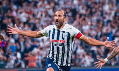 Hernán Barcos anotó su primer gol con Alianza Lima en la Libertadores 2024. Foto: AFP.