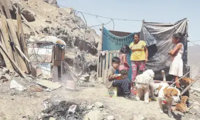 Cruda realidad. 3 de cada 10 personas vive sin la capacidad de poder satisfacer sus necesidades elementales tras el primer año de Gobierno de Boluarte. Foto: Félix Contreras