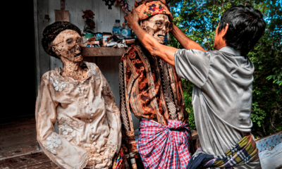 Esta práctica, arraigada en las creencias animistas y la relación con el espiritualismo, subraya cómo la comunidad valora la conexión entre los vivos y los muertos. Foto: El Periodico.