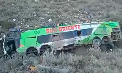 El vehículo que sufrió un accidente en Arequipa se dirigía a Juliaca, Puno. Foto: captura Canal N