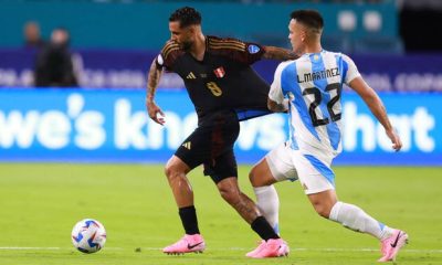 La selección peruana cayó 2-0 ante los argentinos en la ida que se jugó en el Nacional. Foto: AFP